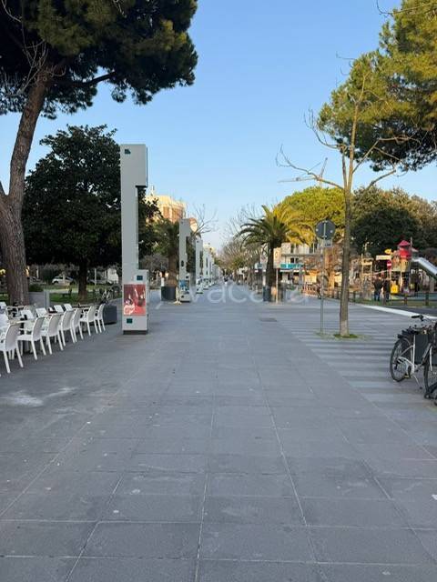 negozio in affitto a Lignano Sabbiadoro