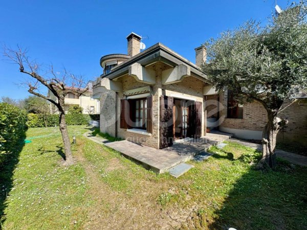 casa indipendente in affitto a Lignano Sabbiadoro