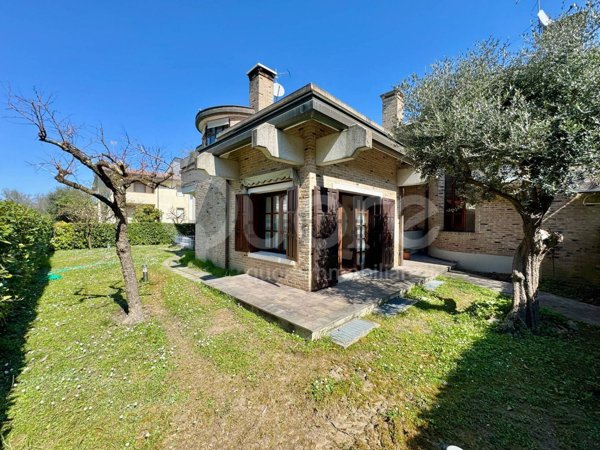 casa indipendente in affitto a Lignano Sabbiadoro