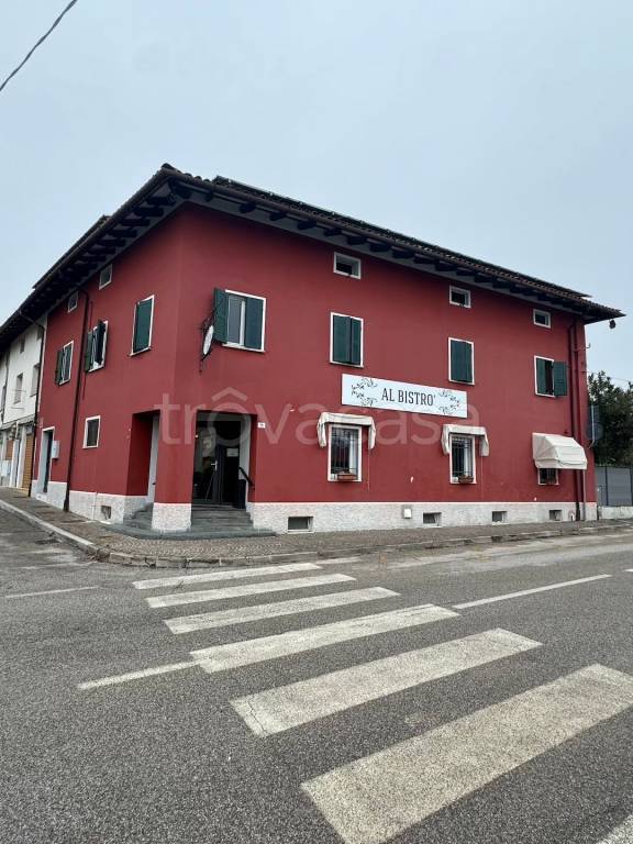 negozio in affitto a Majano in zona Susans