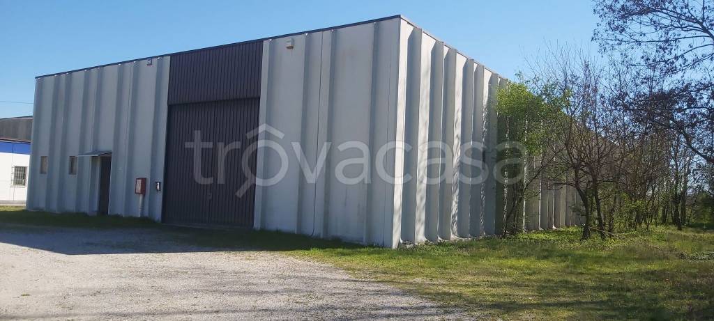 locale commerciale in vendita a Martignacco