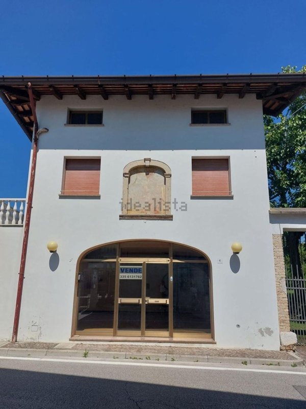locale commerciale in affitto a Martignacco in zona Ceresetto
