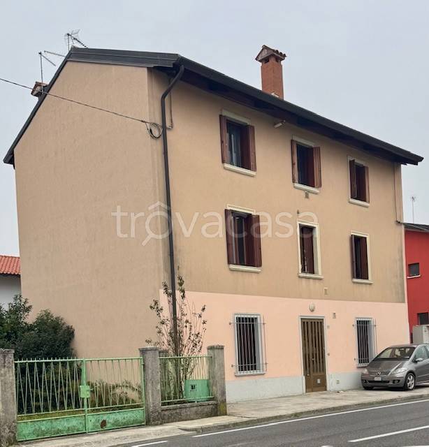 appartamento in affitto a Pasian di Prato in zona Passons