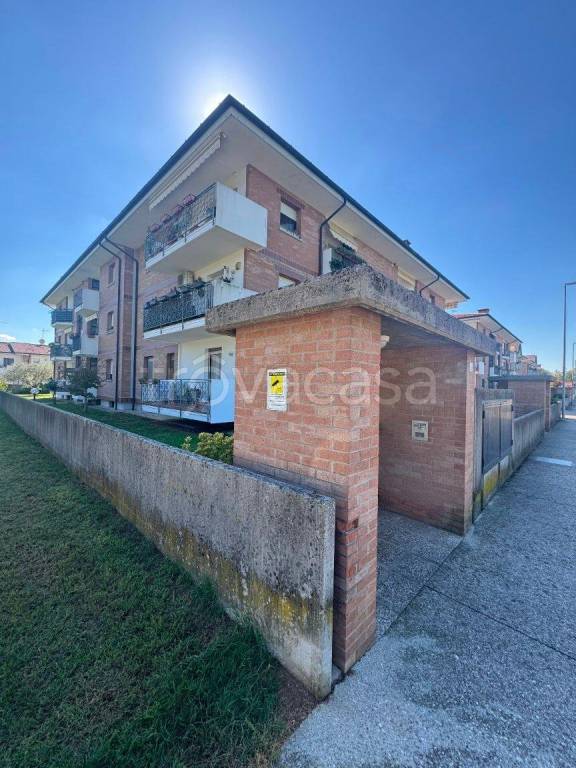 appartamento in affitto a Pasian di Prato in zona Santa Caterina