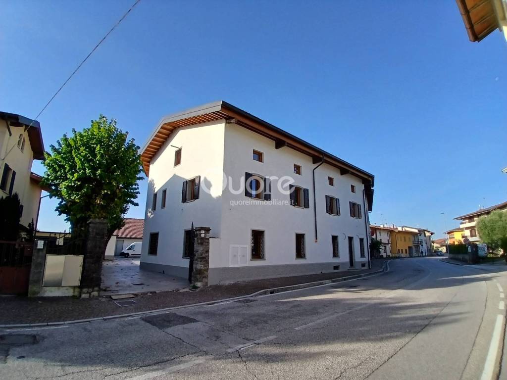 negozio in affitto a Povoletto in zona Savorgnano