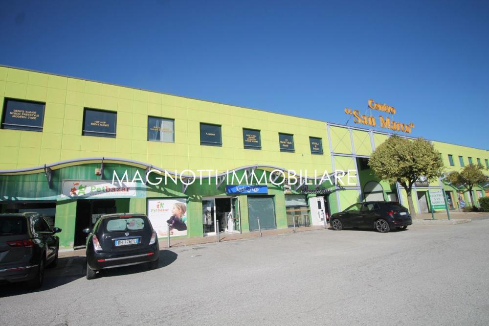 negozio in affitto a Pozzuolo del Friuli in zona Pozzuolo del Friuli