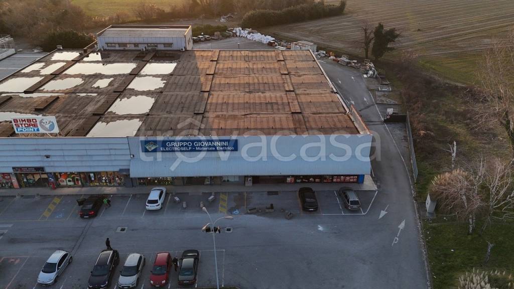 negozio in affitto a Reana del Rojale