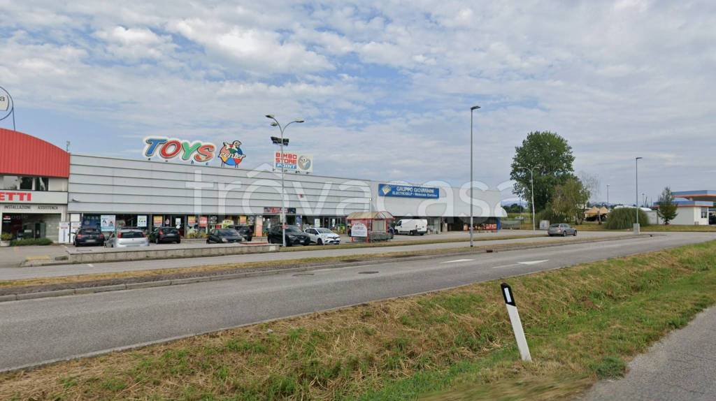 negozio in affitto a Reana del Rojale