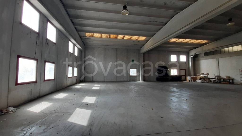 locale commerciale in affitto a San Giovanni al Natisone