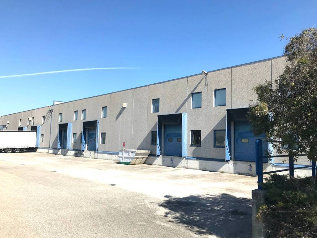 locale commerciale in affitto a San Giovanni al Natisone