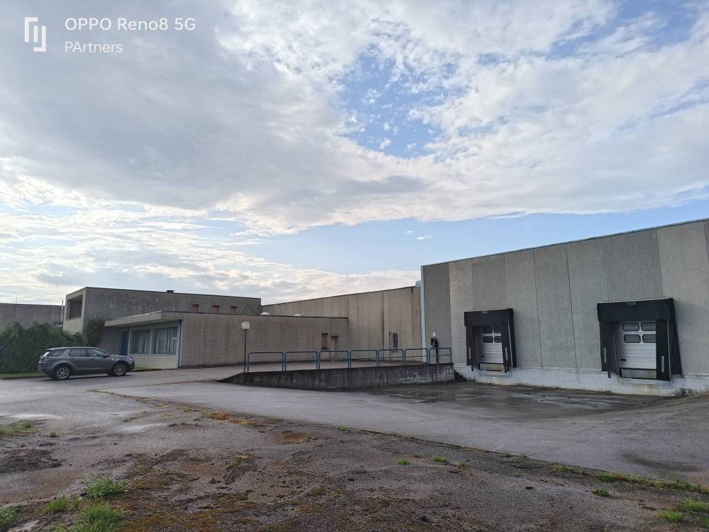 locale commerciale in affitto a San Giovanni al Natisone