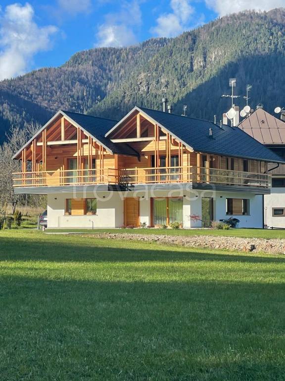 appartamento in affitto a Tarvisio in zona Camporosso