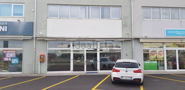 negozio in affitto a Tavagnacco