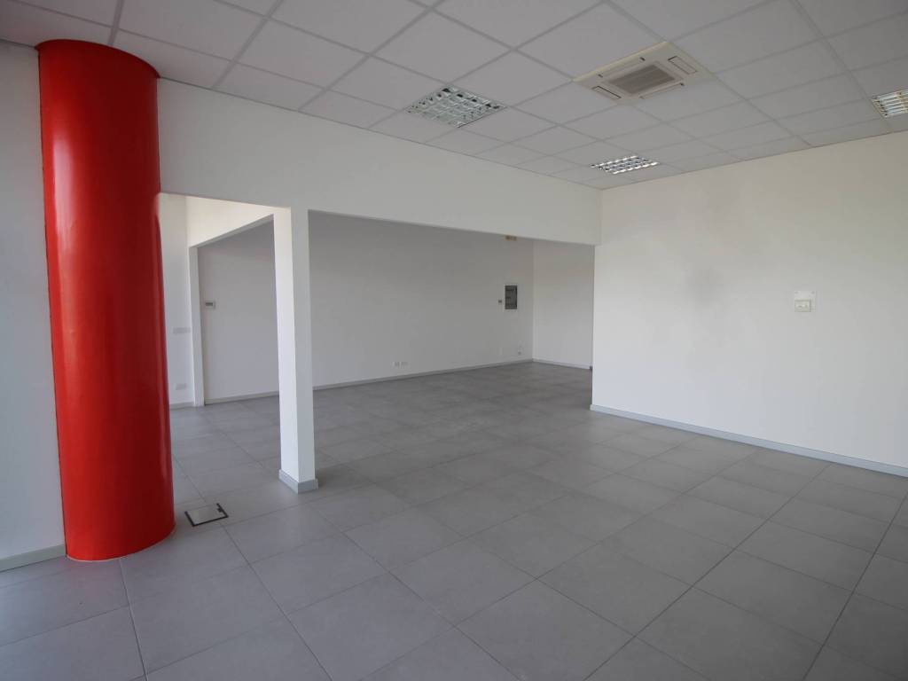 ufficio in affitto a Tavagnacco in zona Feletto Umberto
