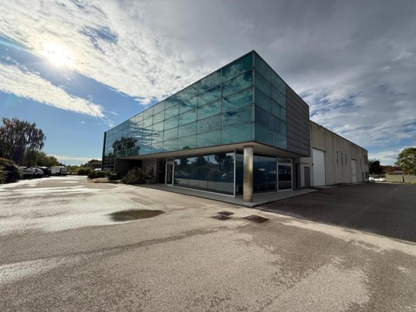 ufficio in affitto a Tavagnacco in zona Feletto Umberto