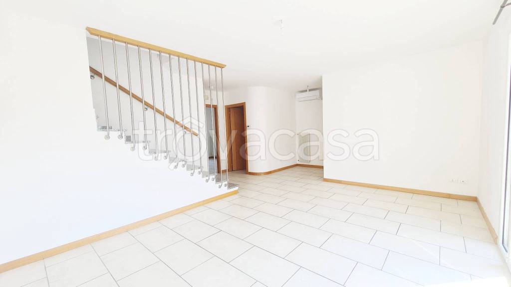 casa indipendente in affitto a Tavagnacco in zona Feletto Umberto