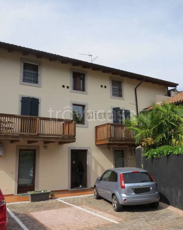 appartamento in affitto a Tavagnacco in zona Adegliacco