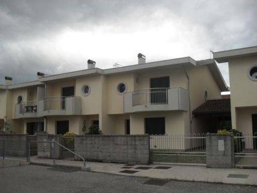 casa indipendente in affitto a Tavagnacco in zona Feletto Umberto