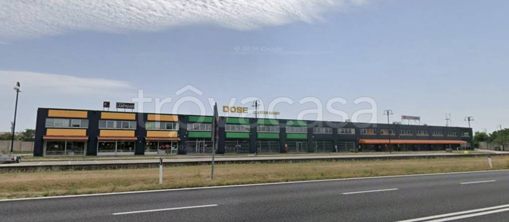 negozio in affitto a Tavagnacco in zona Feletto Umberto