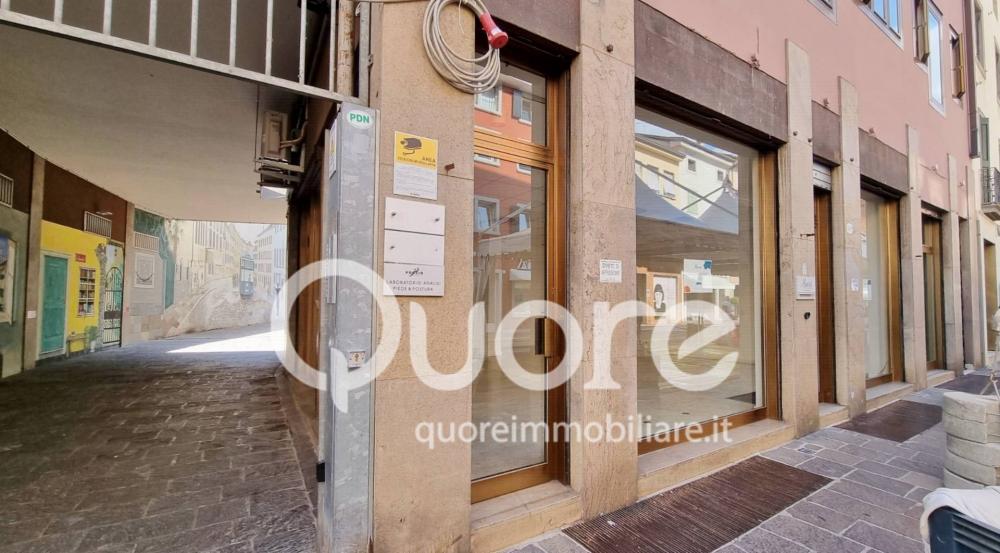 locale commerciale in affitto ad Udine