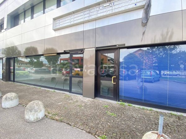negozio in affitto ad Udine in zona Paparotti