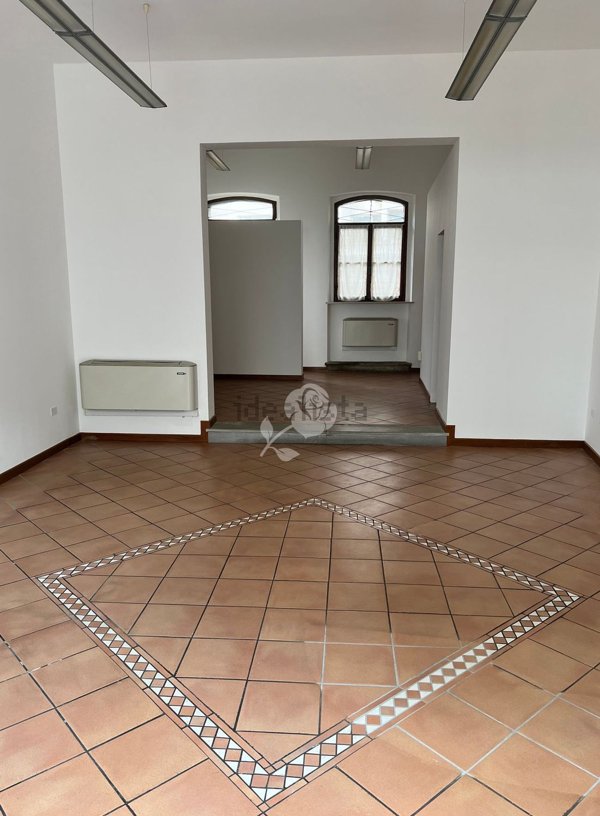 locale commerciale in affitto ad Udine