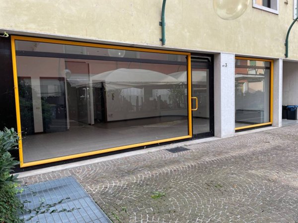 negozio in affitto ad Udine