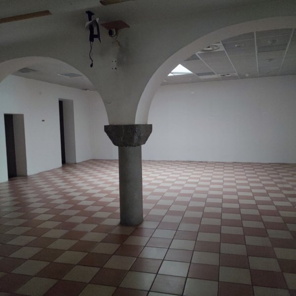 locale commerciale in affitto ad Udine