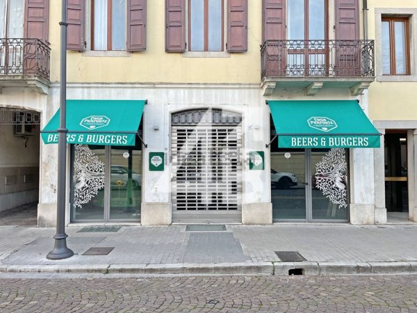 locale commerciale in affitto ad Udine