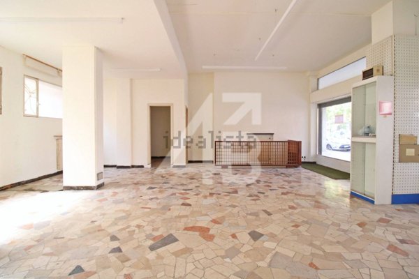locale commerciale in affitto ad Udine in zona Rizzi