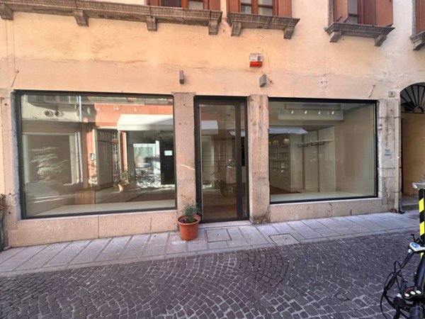 negozio in affitto ad Udine in zona Centro Storico