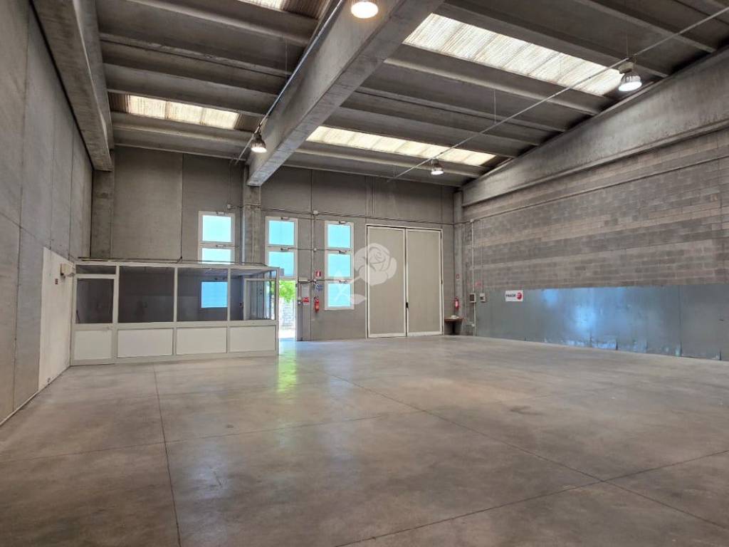 locale commerciale in affitto ad Udine in zona Baldasseria