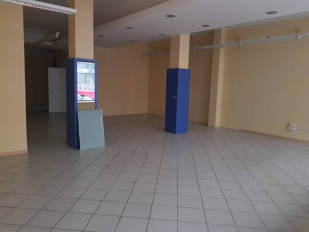 locale commerciale in affitto ad Udine