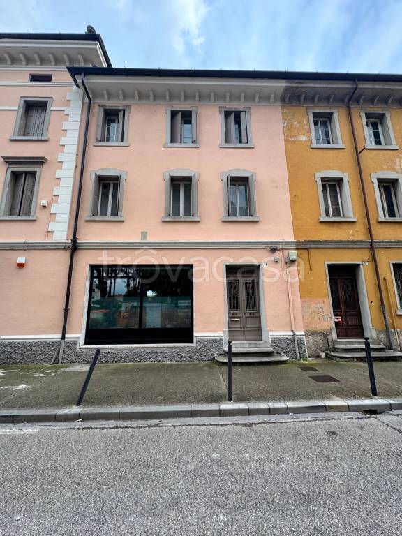 negozio in affitto ad Udine in zona Baldasseria