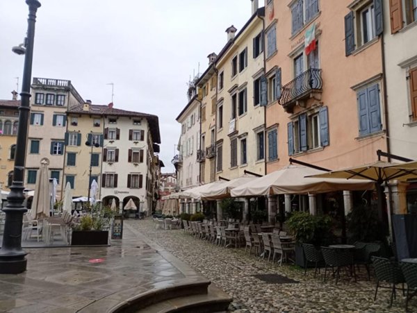 negozio in affitto ad Udine in zona Centro Storico