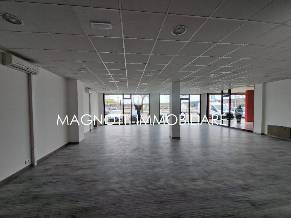 negozio in affitto ad Udine