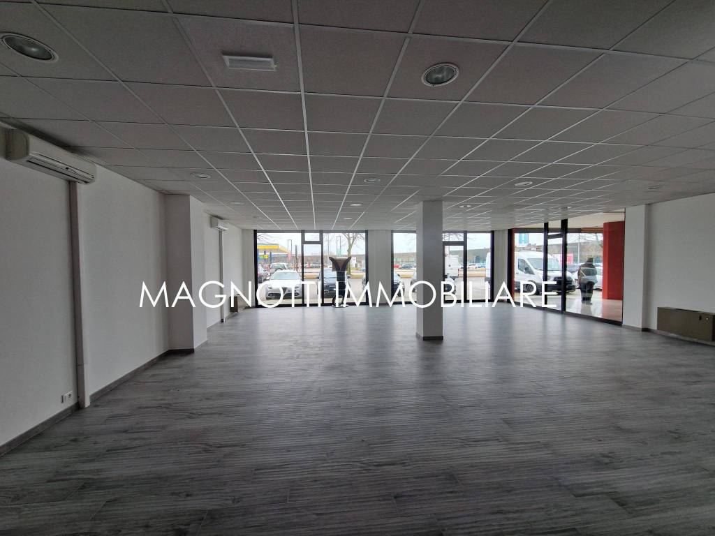 negozio in affitto ad Udine