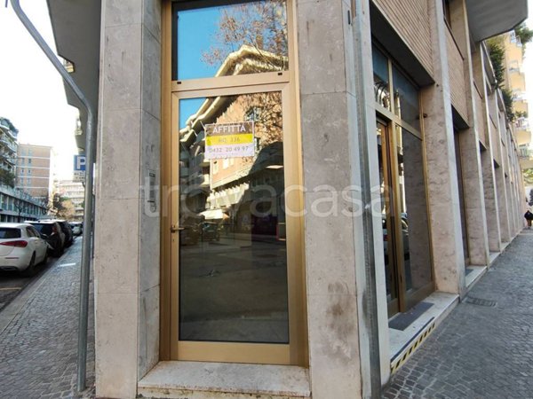 negozio in affitto ad Udine