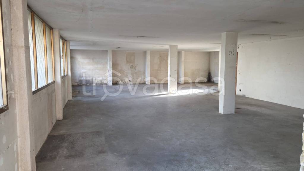 locale commerciale in affitto ad Udine