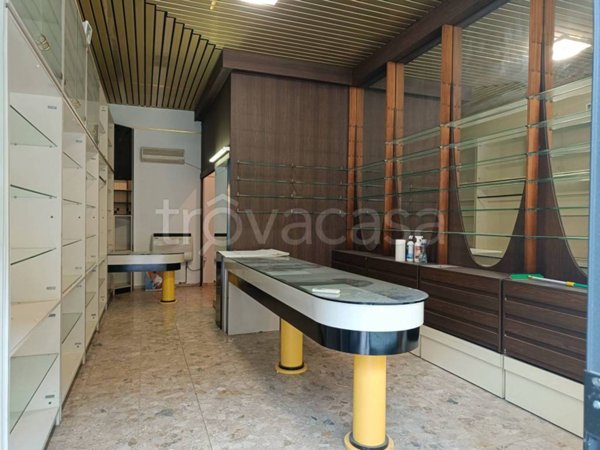 negozio in affitto ad Udine