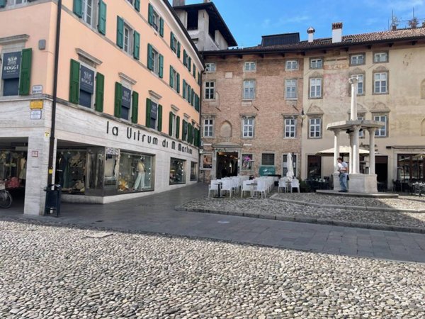 negozio in affitto ad Udine in zona Centro Storico