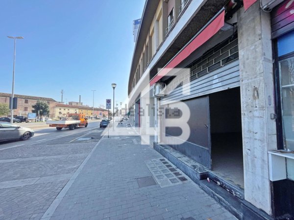 locale commerciale in affitto ad Udine