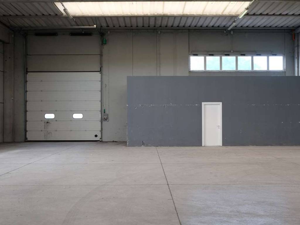 locale commerciale in affitto ad Udine