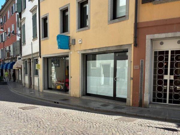 negozio in affitto ad Udine