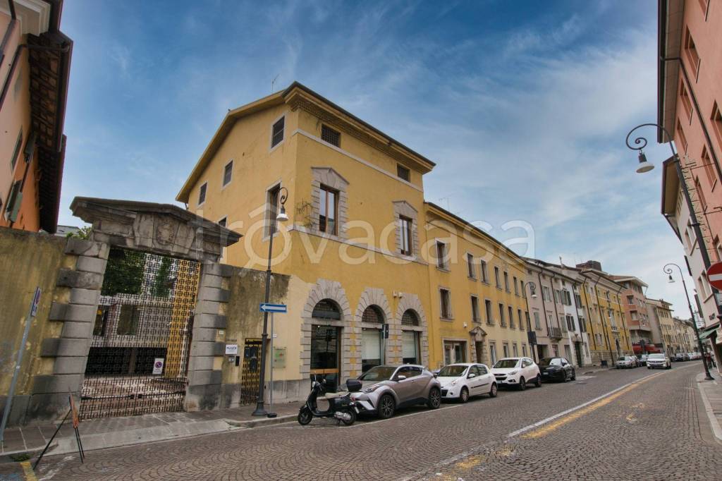 negozio in affitto ad Udine in zona Centro Storico