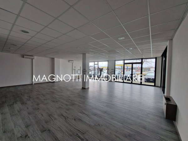 negozio in affitto ad Udine