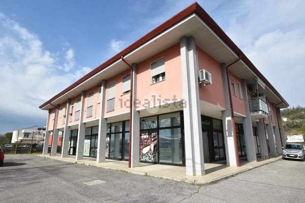 locale commerciale in affitto a Cormons