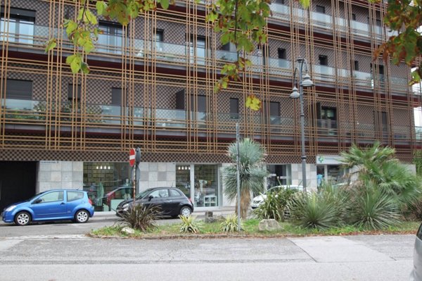 locale commerciale in affitto a Gradisca d'Isonzo