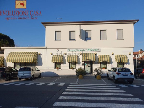 negozio in affitto a Monfalcone in zona Bagni