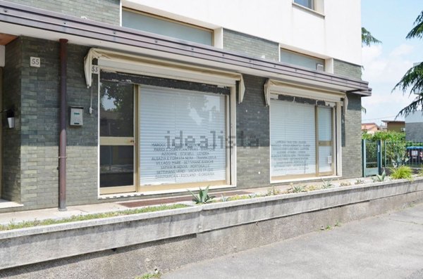locale commerciale in affitto a Monfalcone